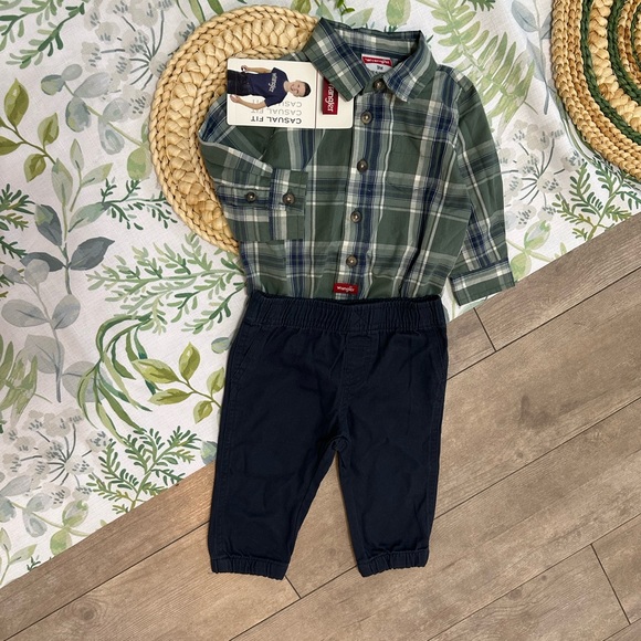 Wrangler Green Plaid Shirt and Dark Blue Pants - Picture 5 of 16